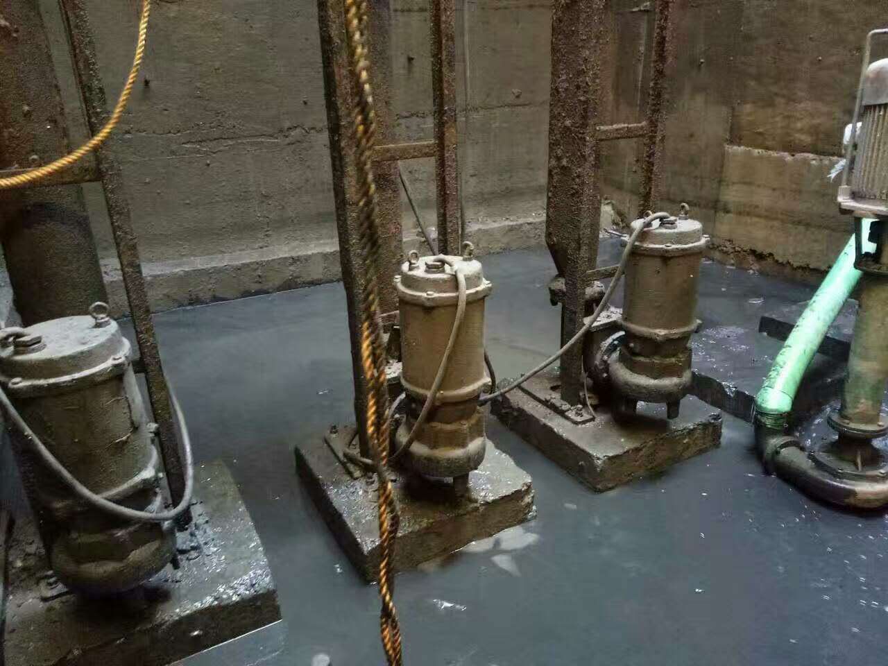 彰武污水池清理